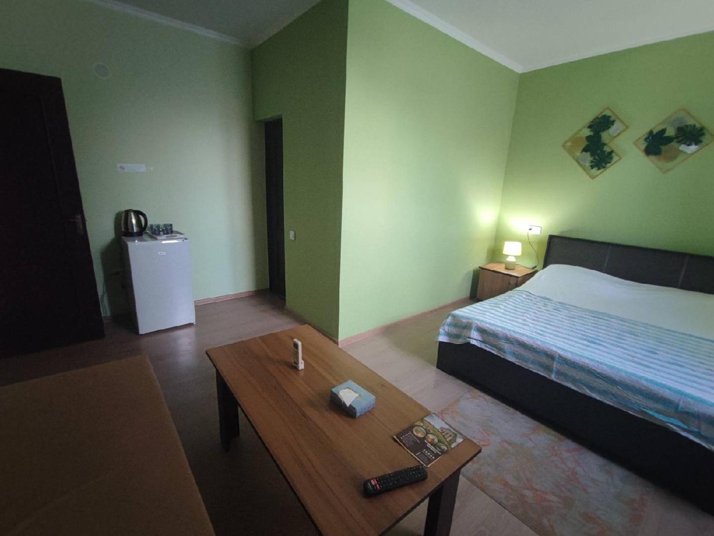 Feier Hotel Erevan Esterno foto